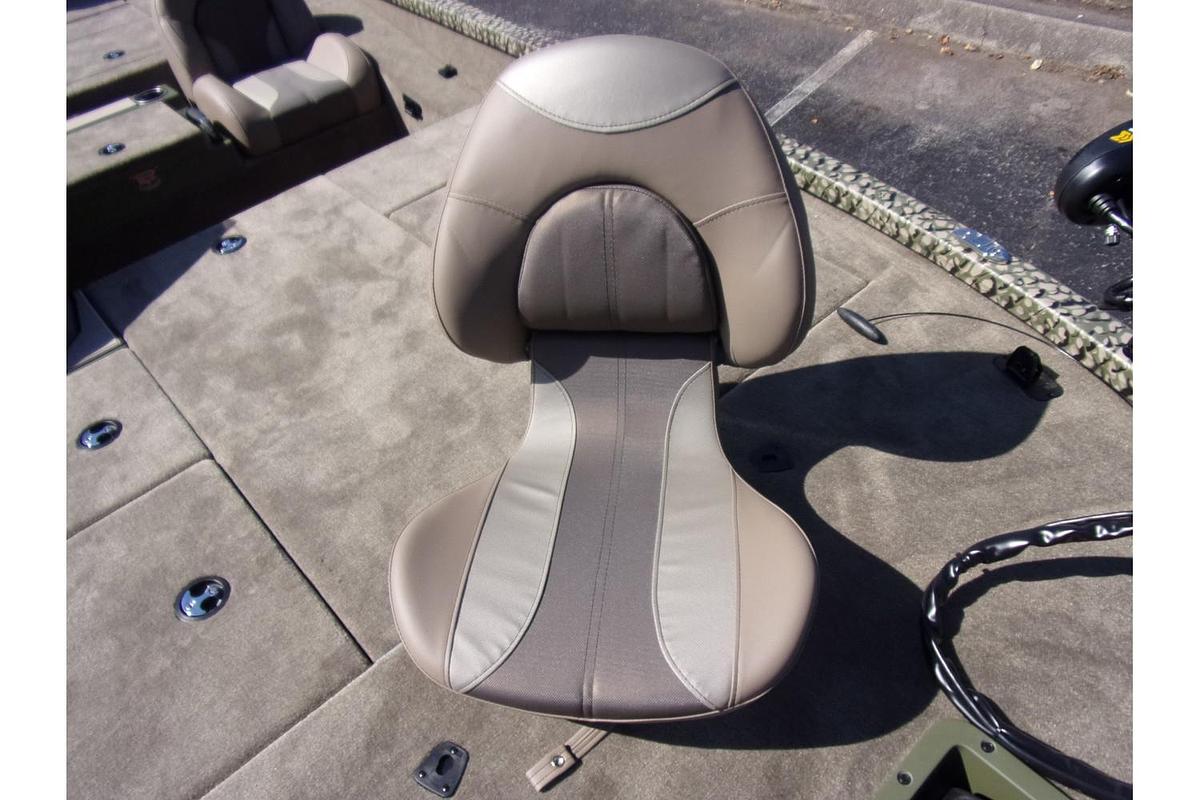 2026 Vexus AVX 1880 with Hex Vex camo