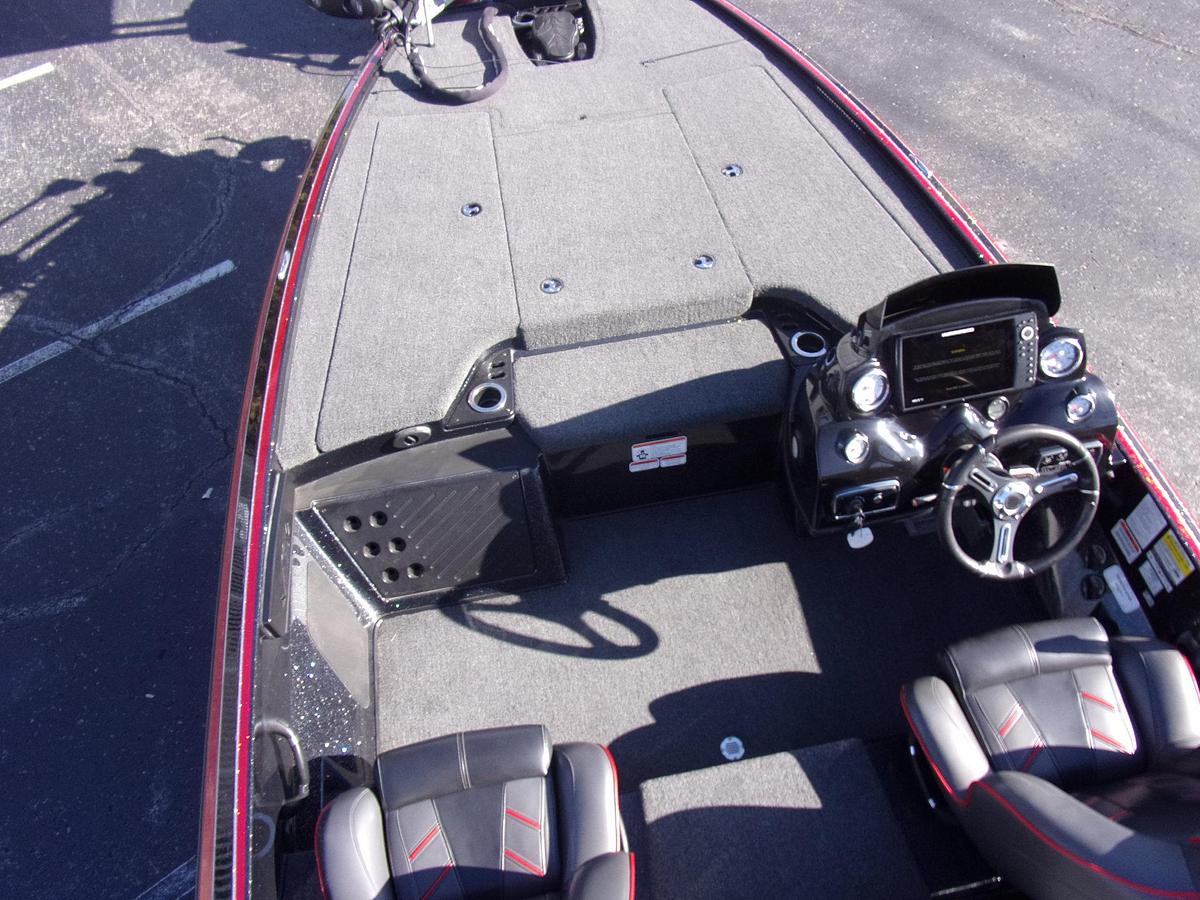 Used 2019 Nitro Z 19 with 200 4-stroke, Spot Lock, 10' Blades, 3 H'Bird units