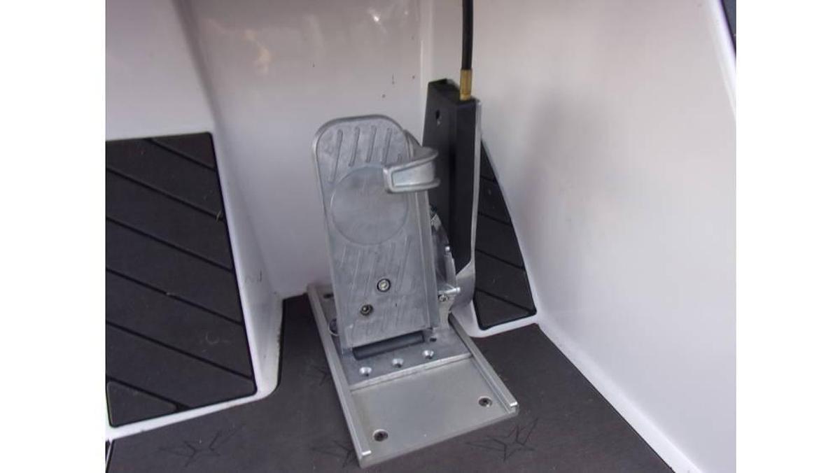 Used 2020 Vexus VX20 with only 30 HOURS!