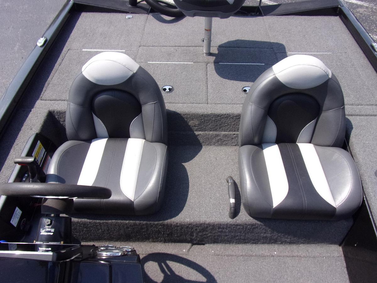 Used 2021 Vexus AVX 189 C with Mercury 115 Pro XS 4-stroke