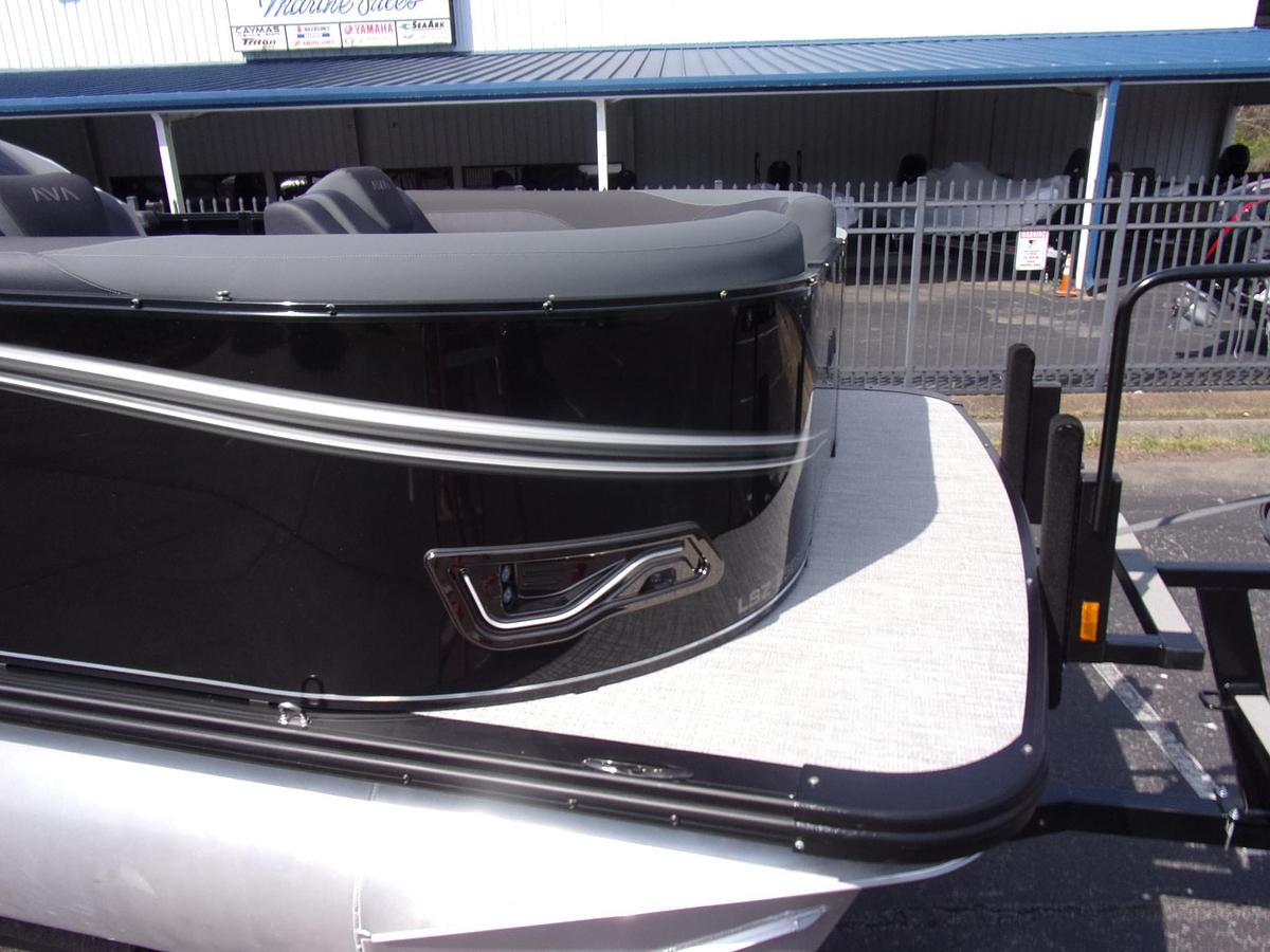 2026 Avalon 23 LSZ Quad Lounger Shift triple log with Suzuki DF 250 SS 4-stroke