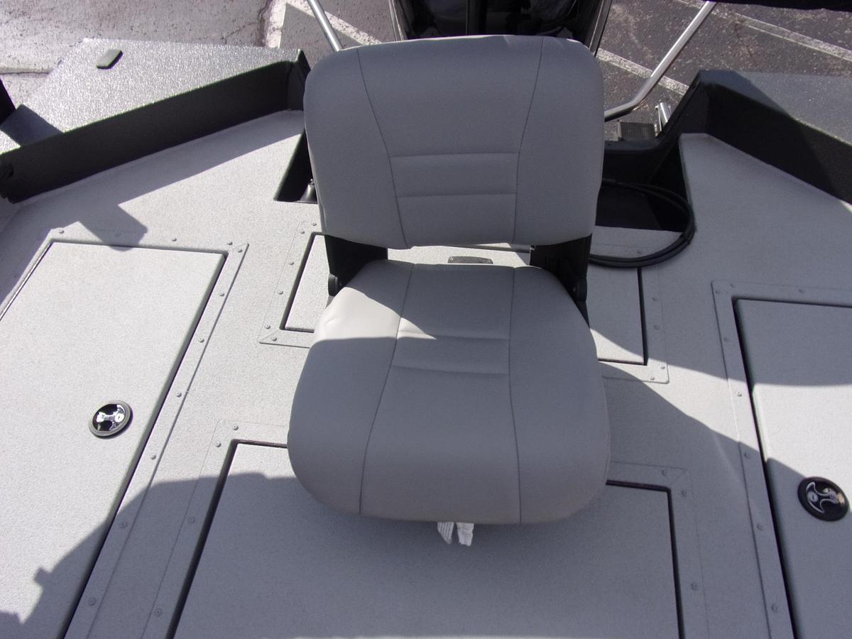 Used 2022 SeaArk Big Easy - with only 3 hours!