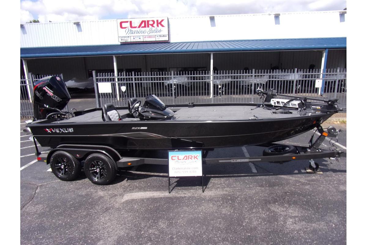 2026 Vexus AVX 2100 Blackout