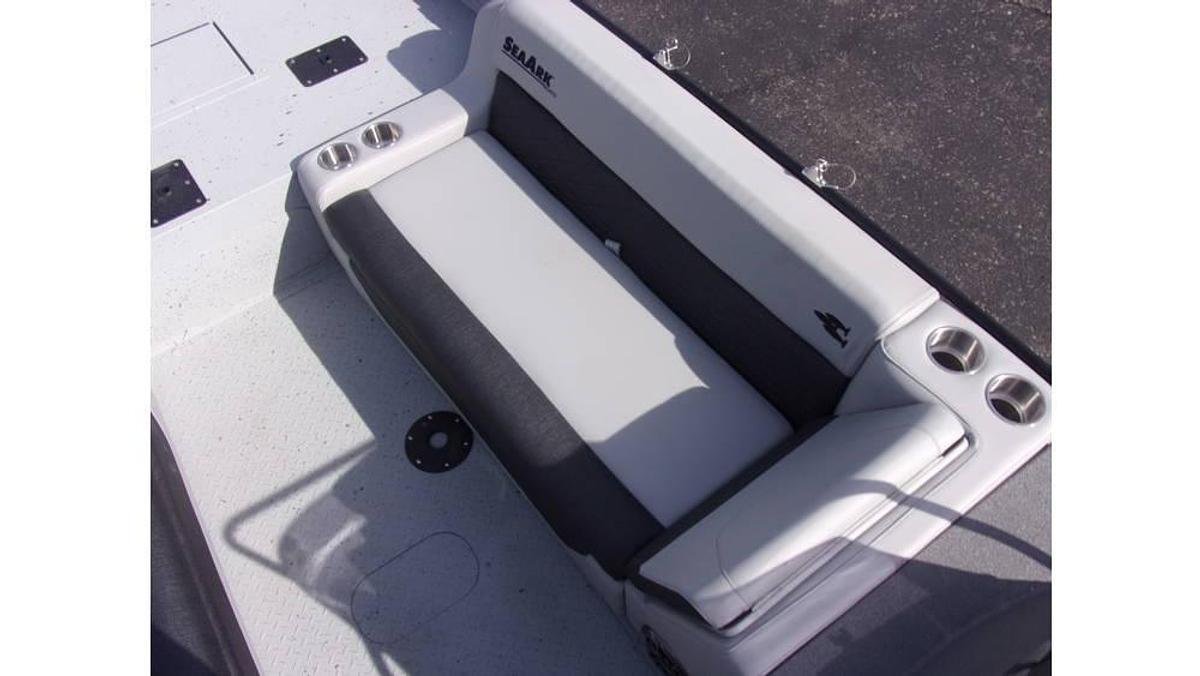 2026 SeaArk Big Easy with Suzuki DF 250 SS