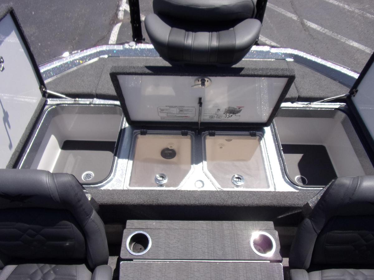 DEMO 2025 Vexus VXs20 with Mercury 250 L Pro XS with new warranty
