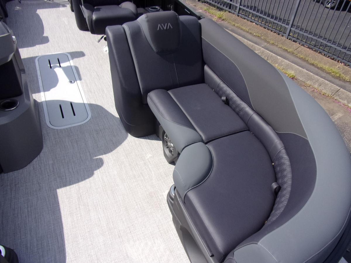 2026 Avalon 23 LSZ Quad Lounger Shift triple log with Suzuki DF 250 SS 4-stroke