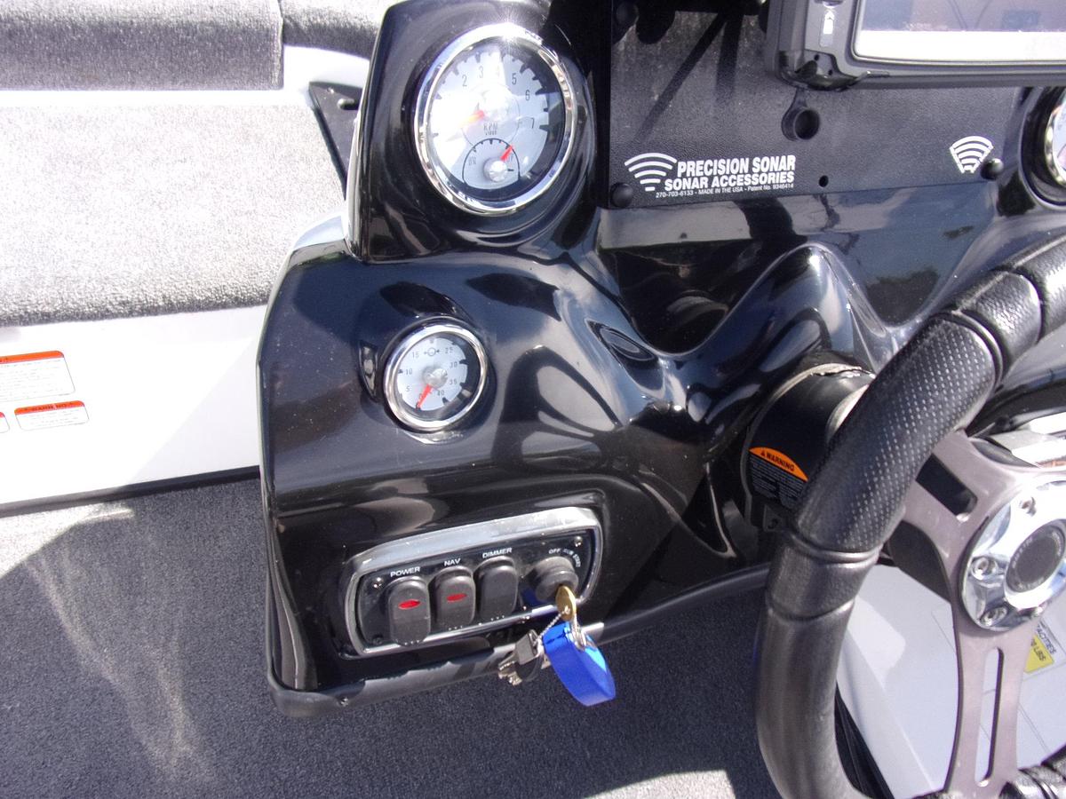 Used 2017 Nitro Z 18 DUAL CONSOLE with low hour MERCURY 150 4-stroke