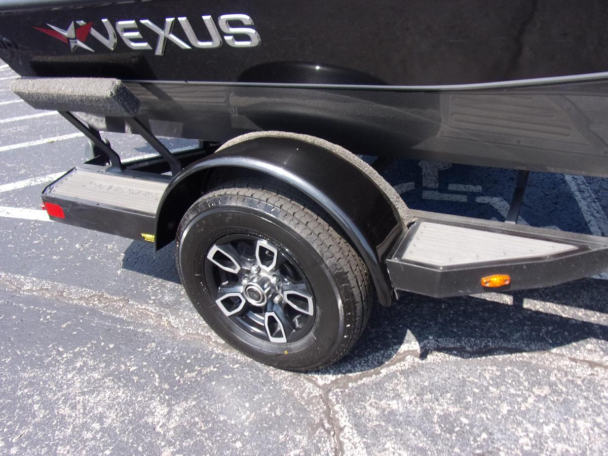 Used 2021 Vexus AVX 189 C with Mercury 115 Pro XS 4-stroke