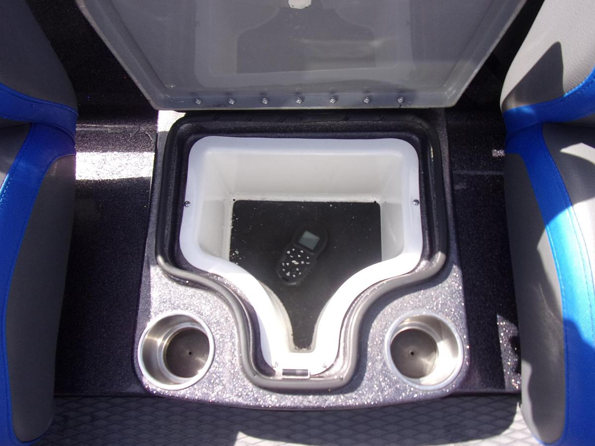 Used 2022 Caymas CX 2o Pro with Mercury 250 L Pro XS