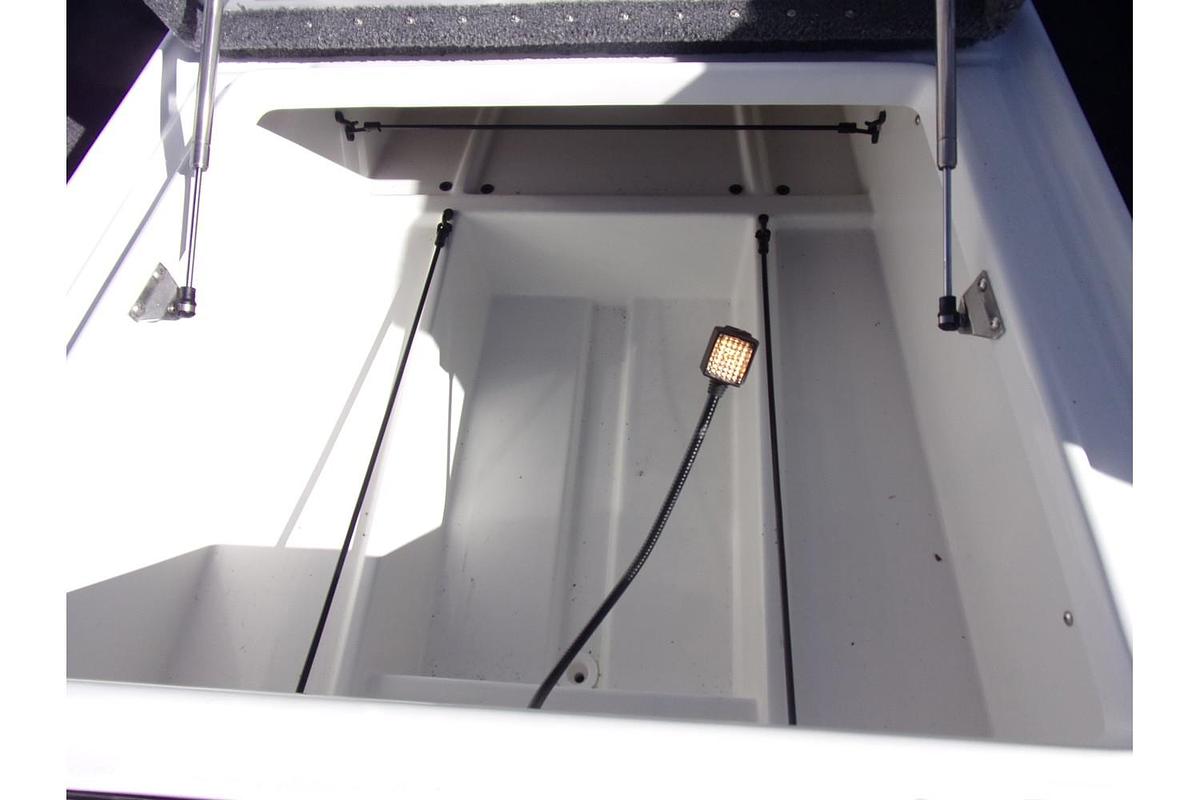 Used 2018 Phoenix Boats 618 Pro - like new with only 20 hours!