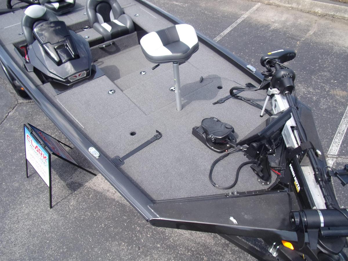Used 2022 Vexus AVX 189 C