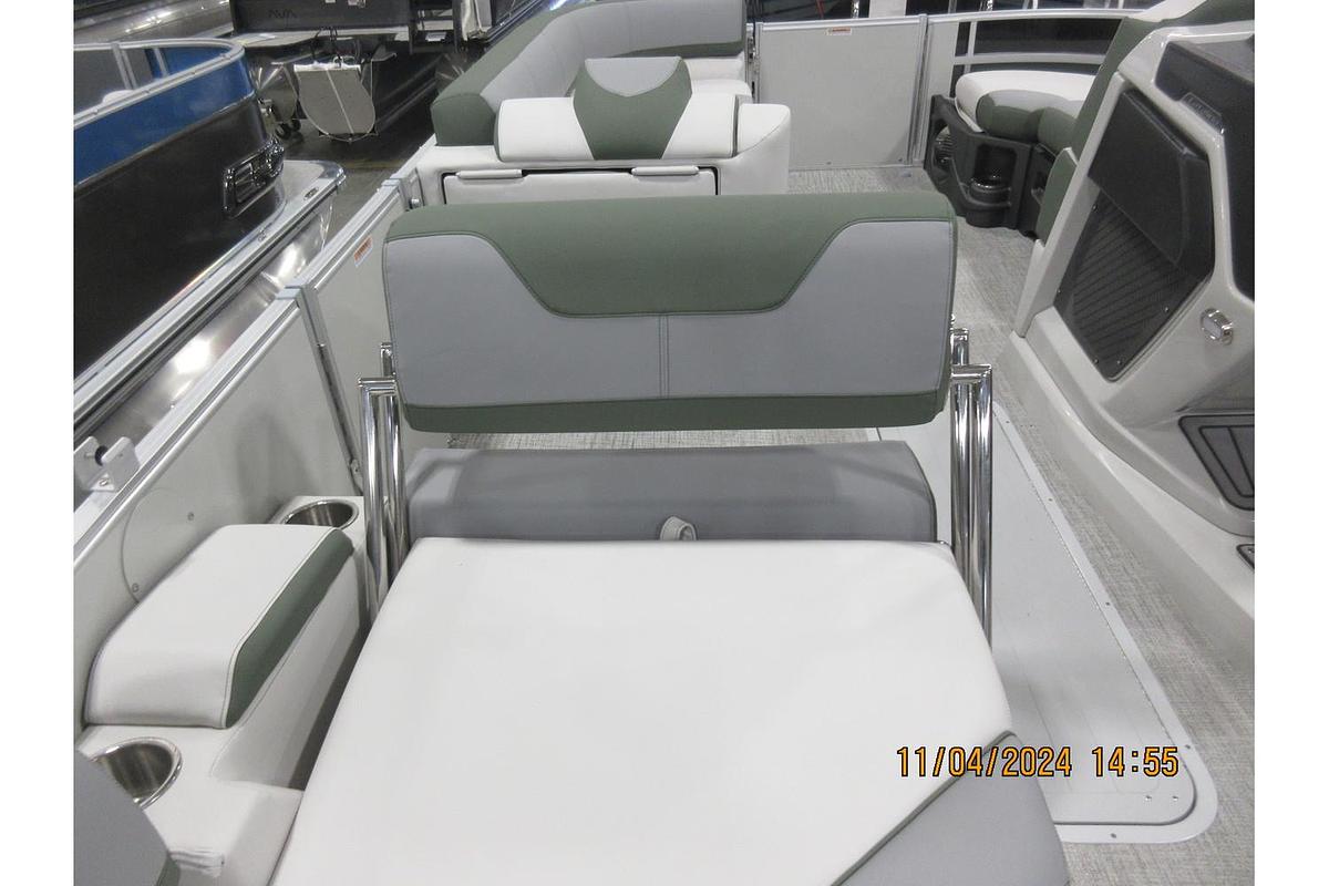 2025 Avalon Catalina 23' Quad Lounger Shift triple log with a Mercury 250 Pro XS