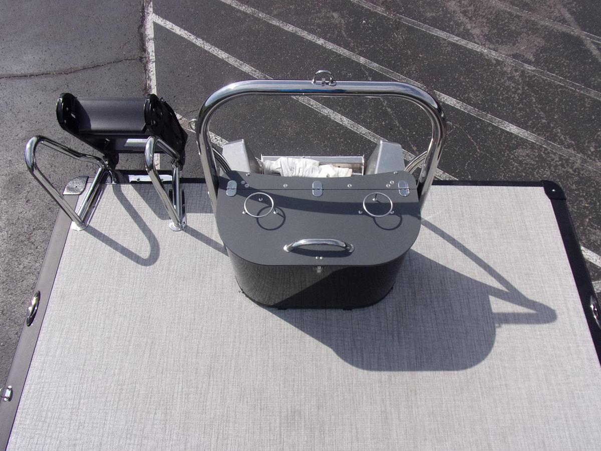 2026 Avalon 23 LSZ Quad Lounger Shift triple log with Suzuki DF 250 SS 4-stroke