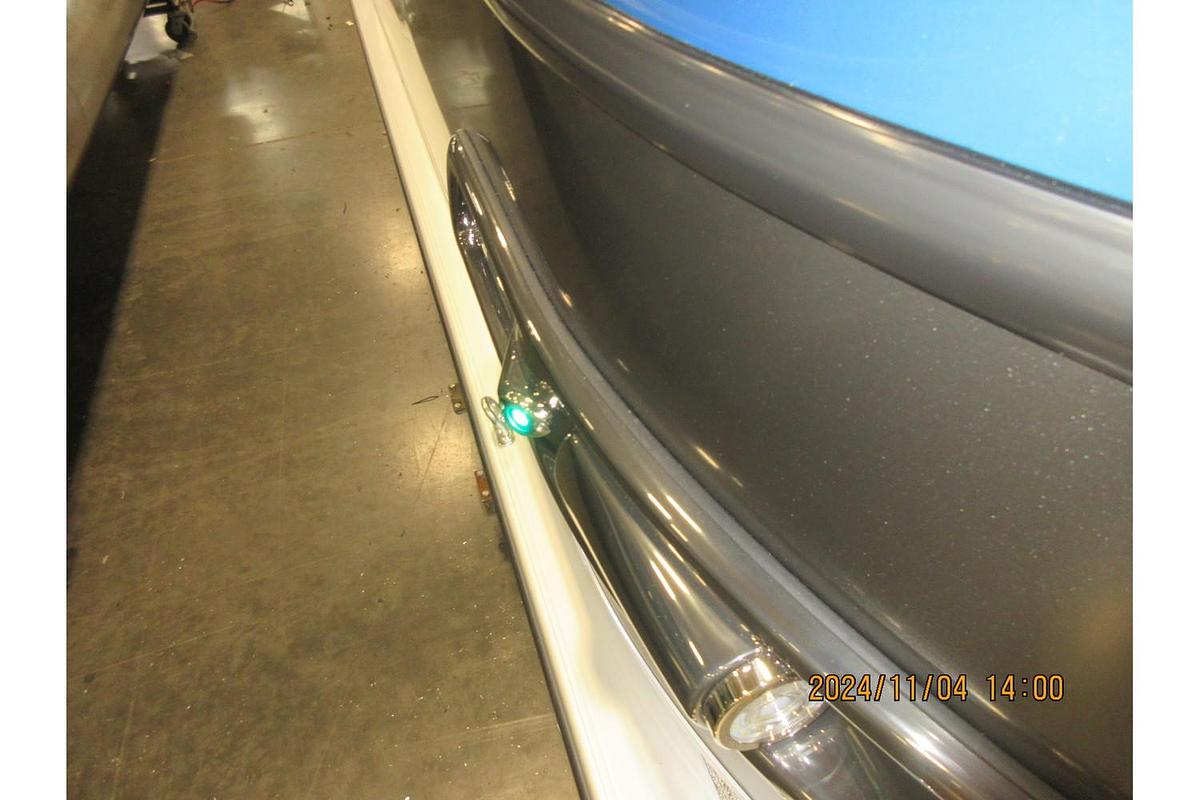 2025 Avalon Catalina 23' Quad Lounger triple log with Suzuki 250