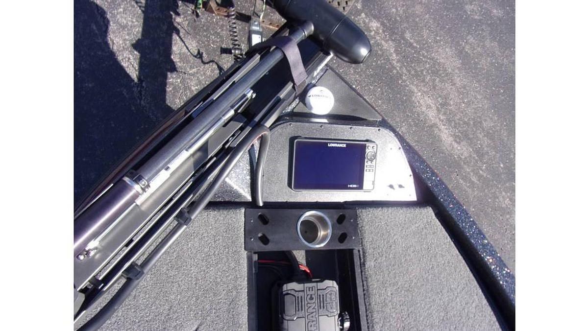 Caymas NEW 2023 CX 19 with a Mercury 225 Pro XS