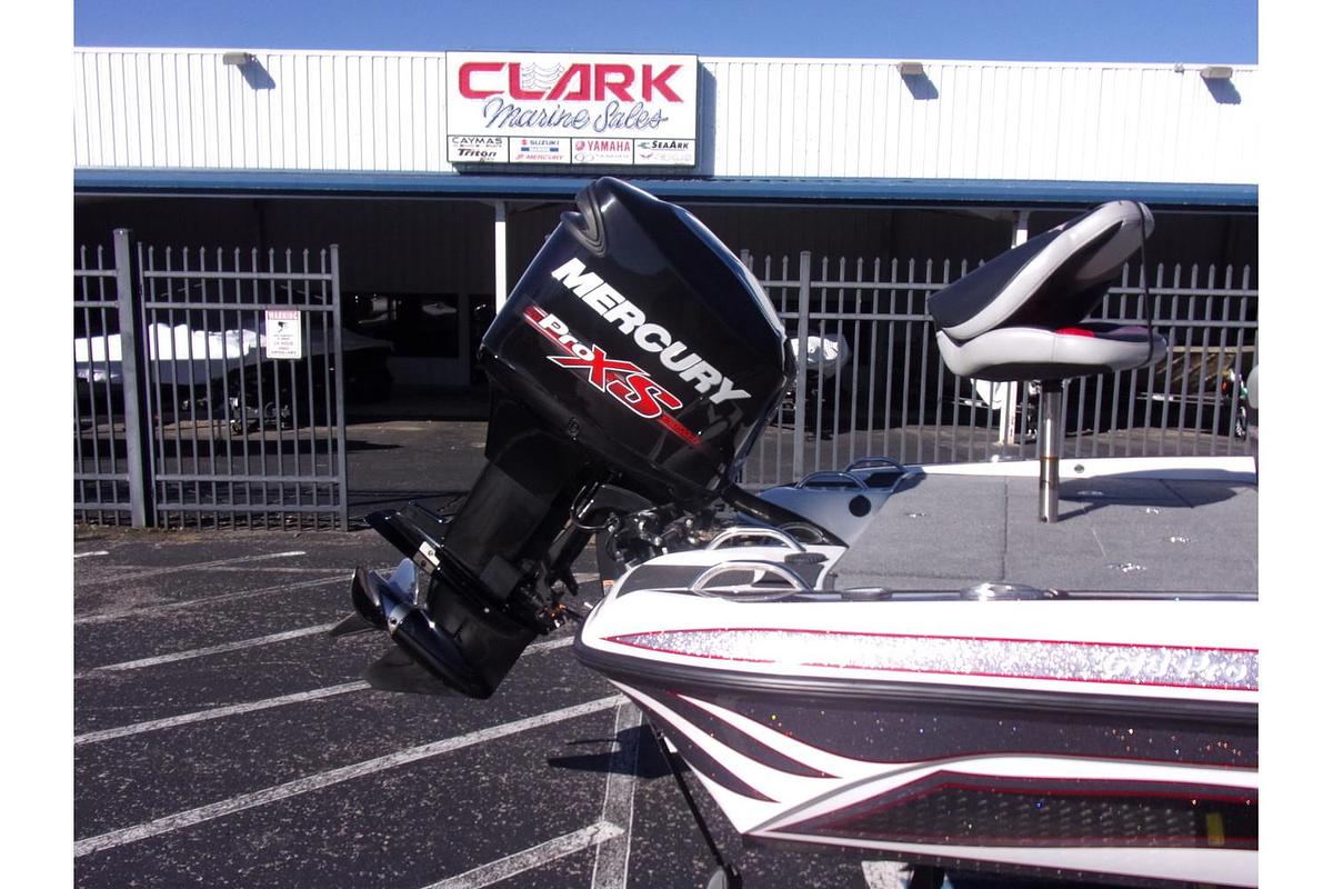 Used 2018 Phoenix Boats 618 Pro - like new with only 20 hours!