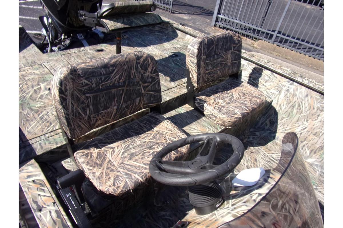 2025 SeaArk Phantom 20 XV Side Console