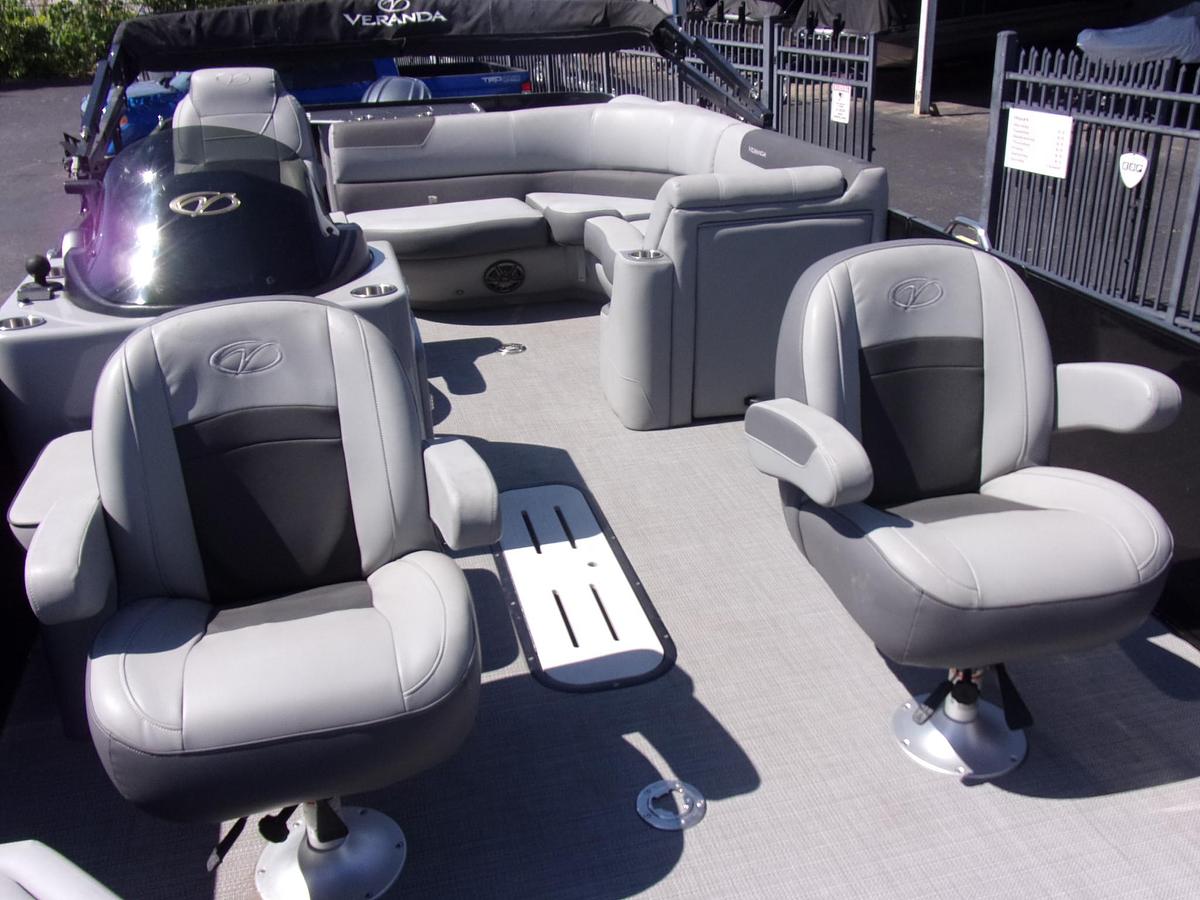 Used 2024 Veranda VF22F4 triple log with Yamaha F 150 LC and trailer