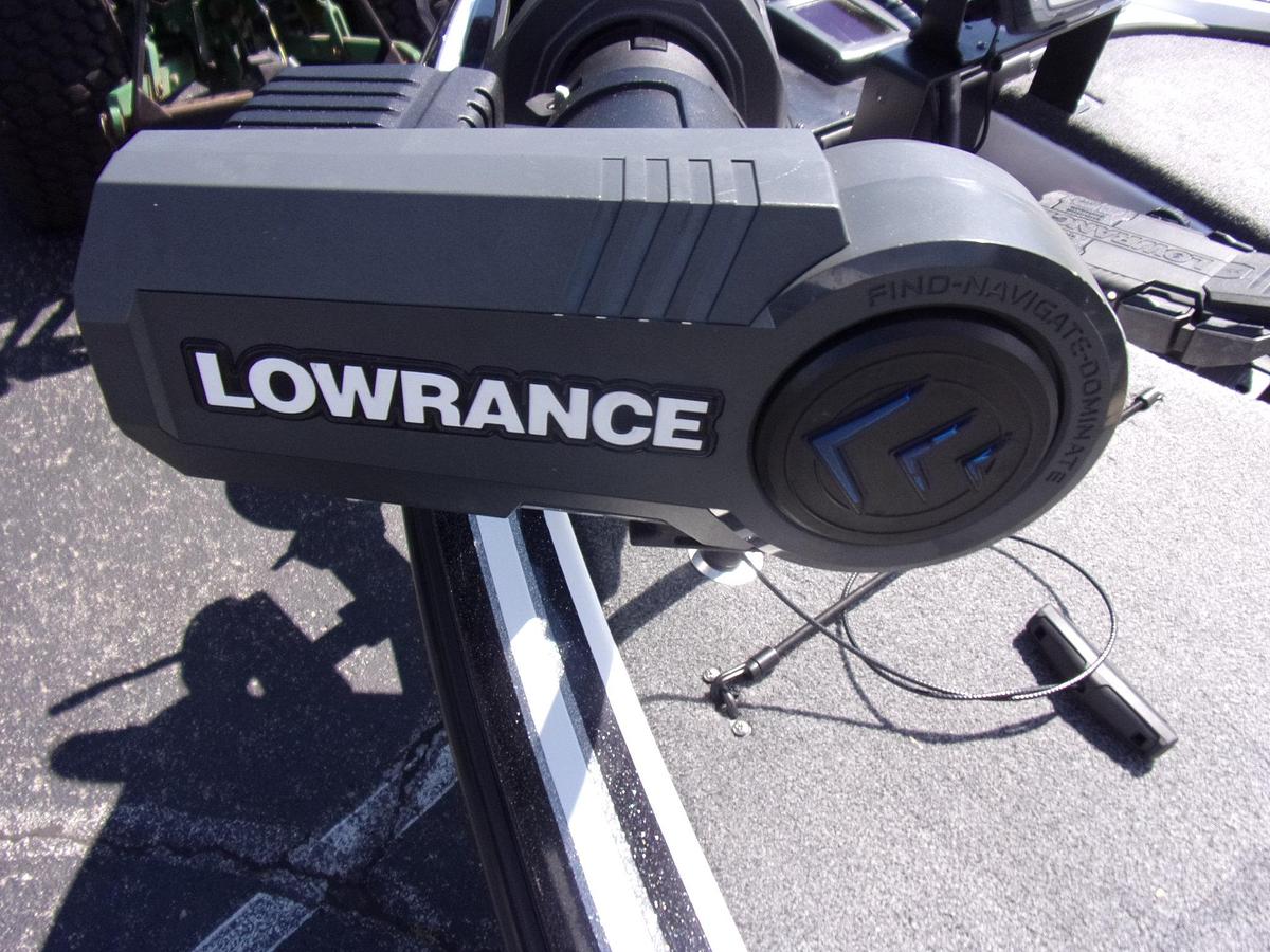 Used 2017 Nitro Z 18 DUAL CONSOLE with low hour MERCURY 150 4-stroke