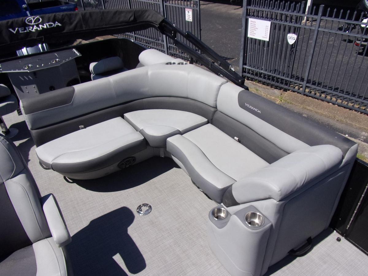Used 2024 Veranda VF22F4 triple log with Yamaha F 150 LC and trailer