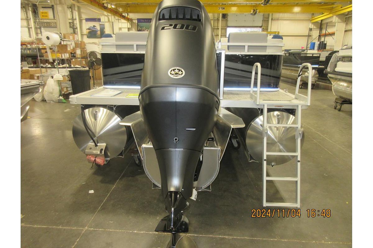 2025 Avalon Venture 85 Quad triple log with trailer