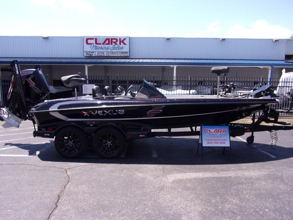 DEMO 2025 Vexus VXs20 with Mercury 250 L Pro XS with new warranty