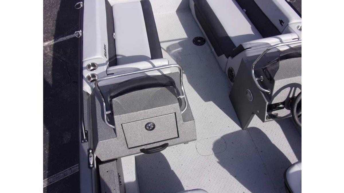 2026 SeaArk Big Easy with Suzuki DF 250 SS