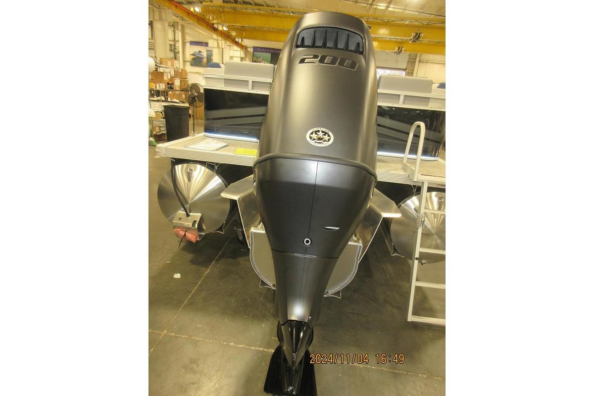 2025 Avalon Venture 85 Quad triple log with trailer