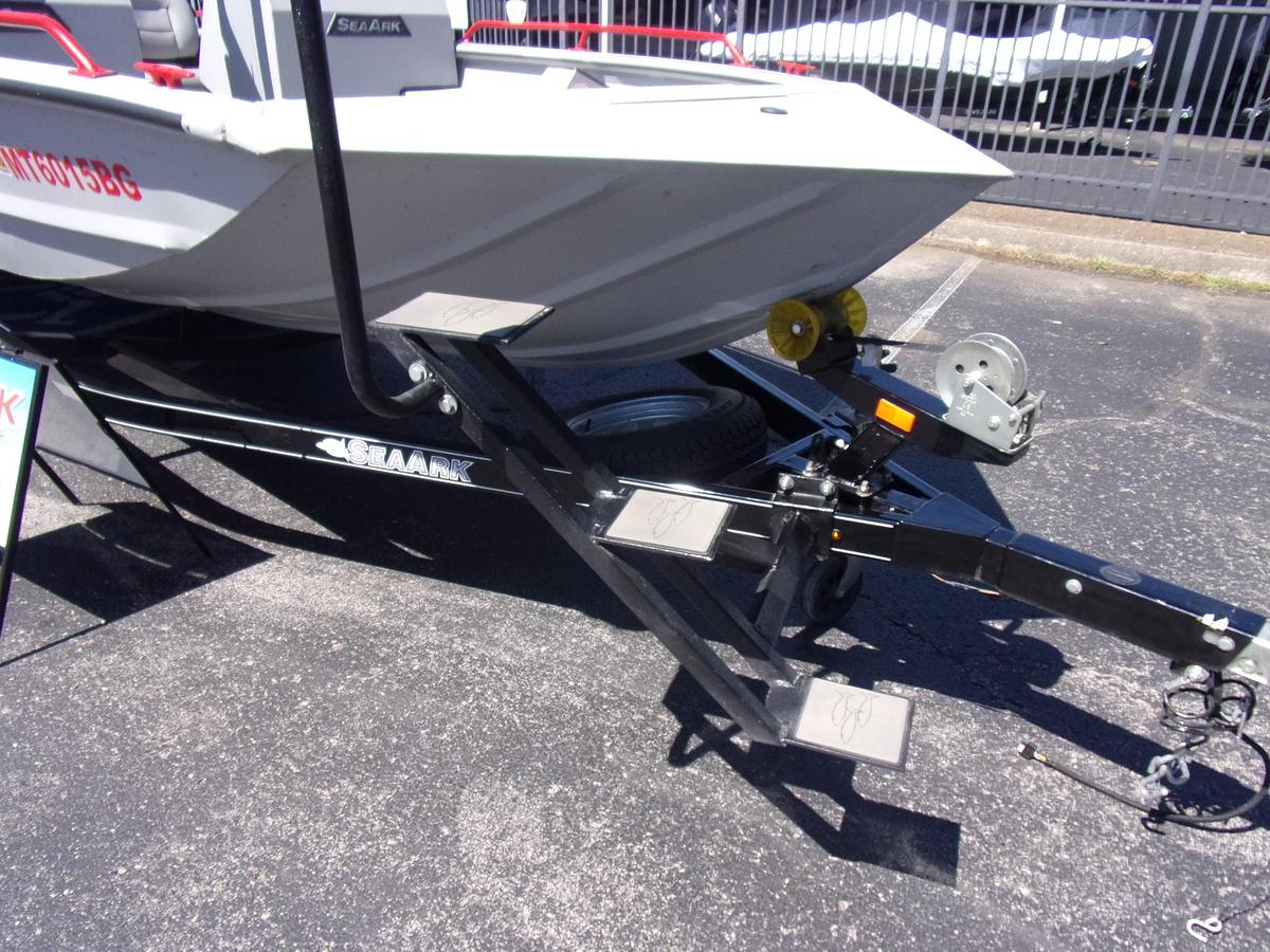 Used 2025 SeaArk Pro Cat 240