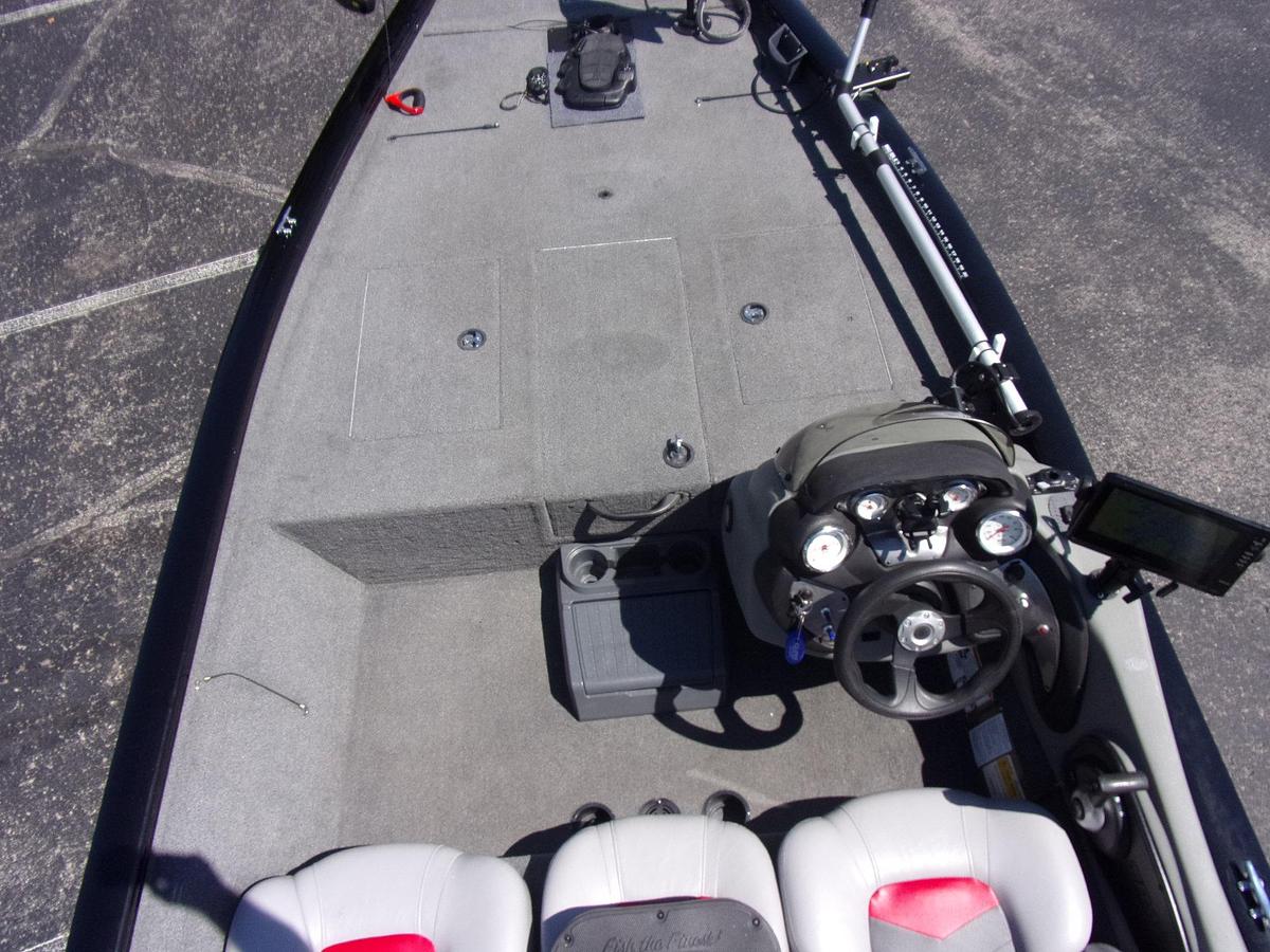 Used 2016 Tracker 175 TXW