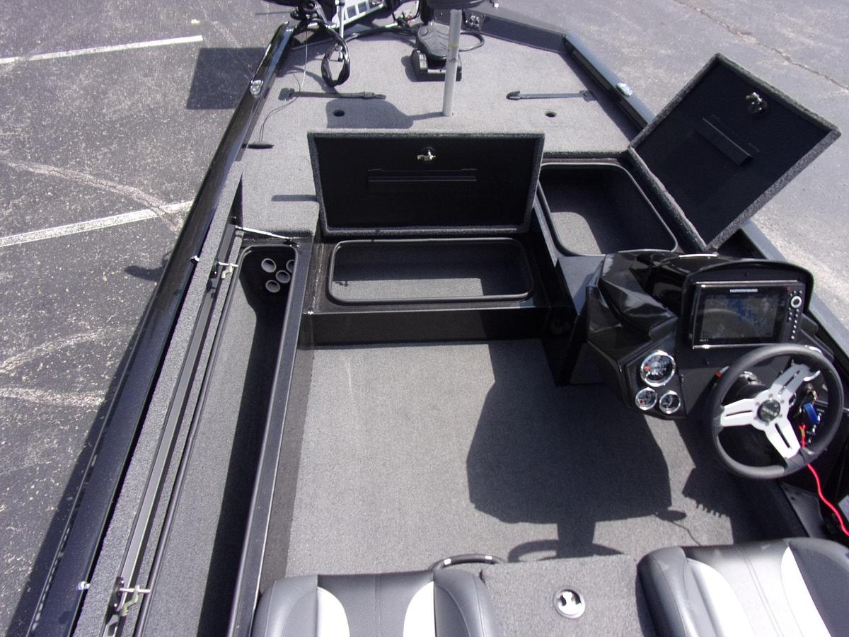 Used 2022 Vexus AVX 189 C