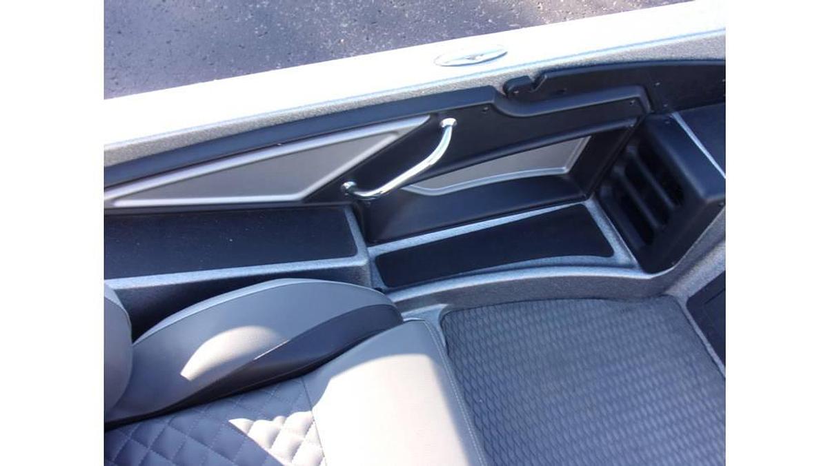 Used 2022 Caymas CX 21