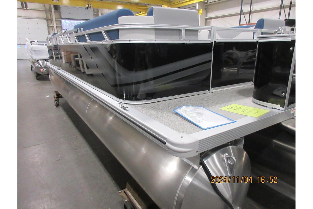 2025 Avalon Venture 85 Quad triple log with trailer