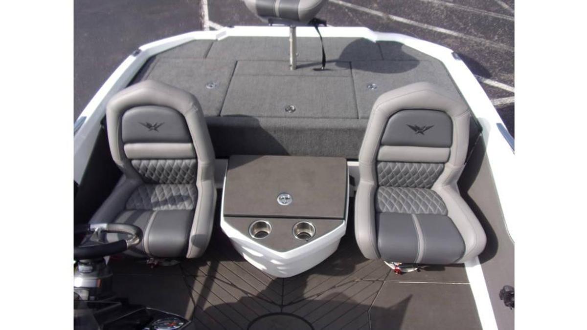 Used 2020 Vexus VX20 with only 30 HOURS!