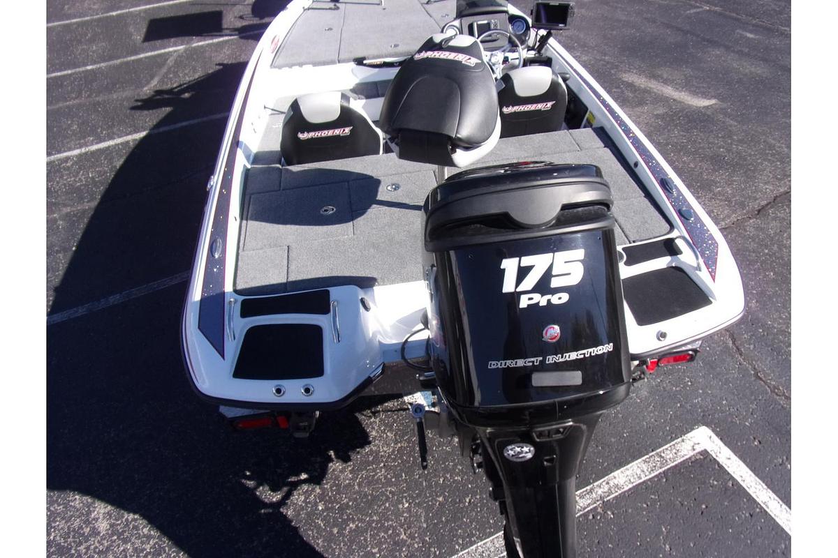 Used 2018 Phoenix Boats 618 Pro - like new with only 20 hours!