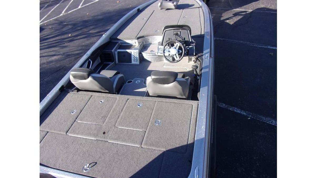 Used 2022 Caymas CX 21