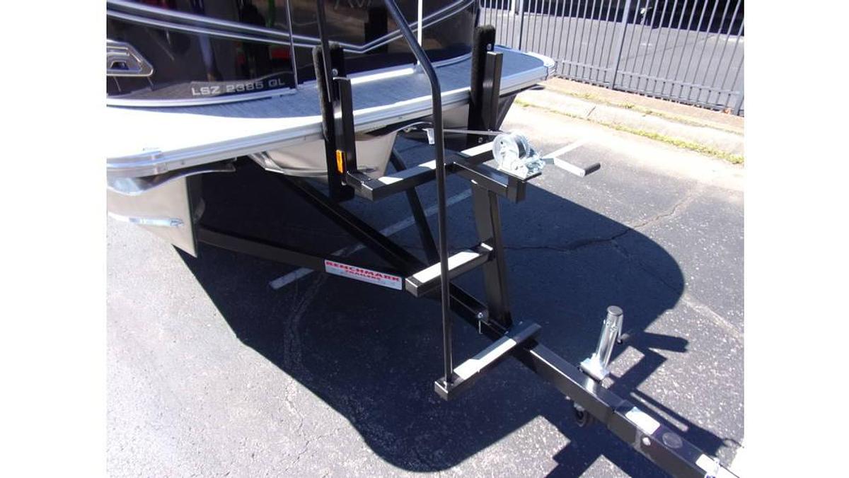 2025 Avalon 23' LSZ Quad Lounger triple log with Suzuki DF 250