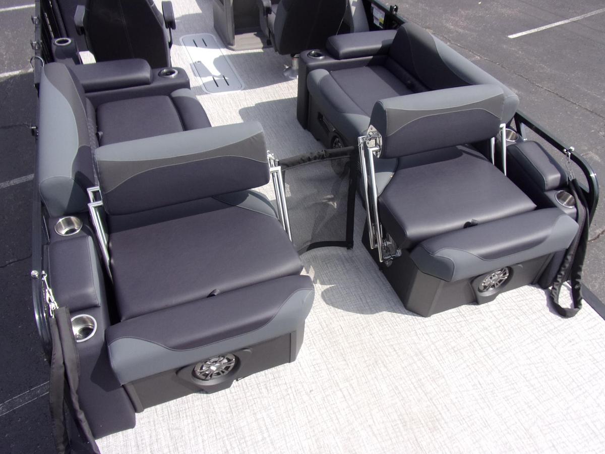 2026 Avalon 23 LSZ Quad Lounger Shift triple log with Suzuki DF 250 SS 4-stroke