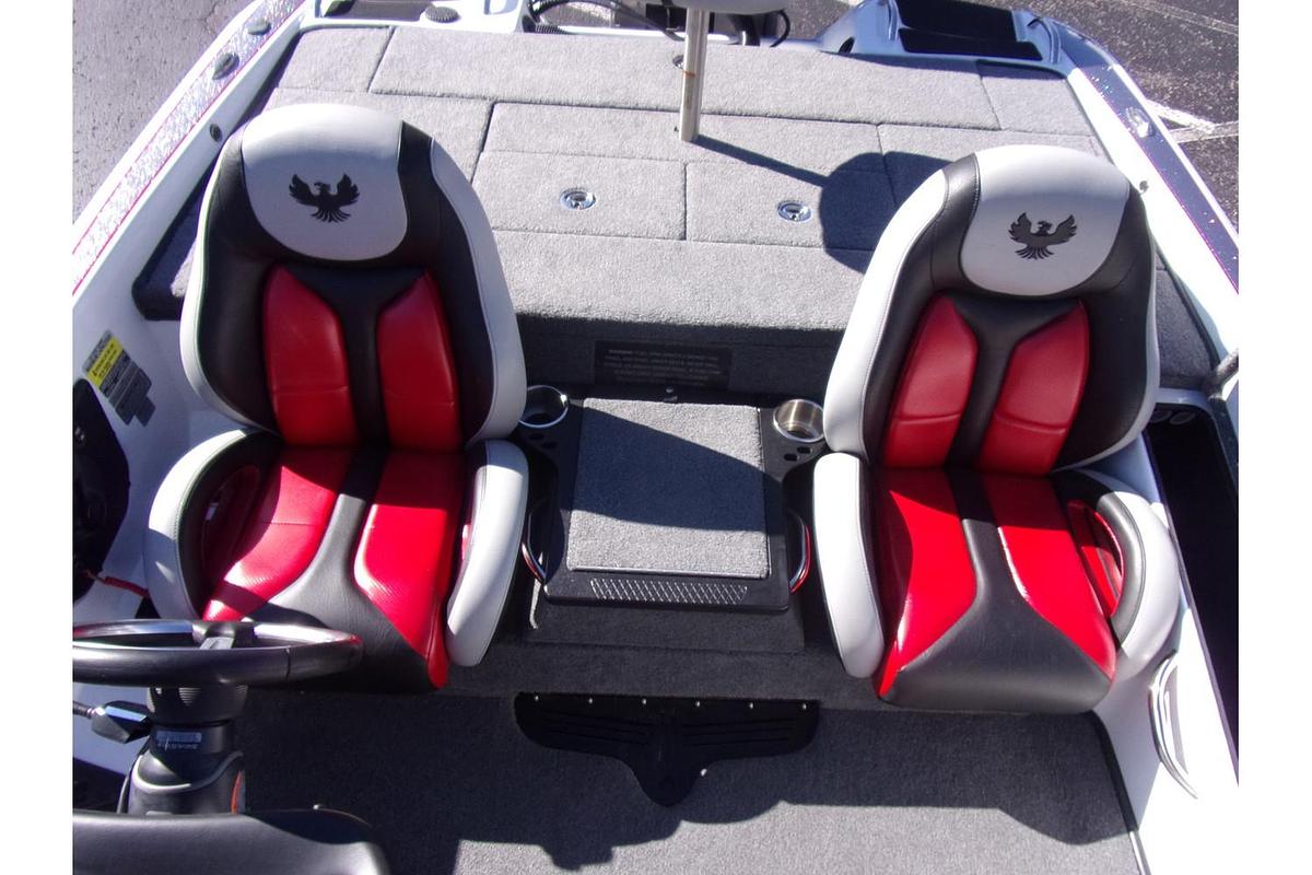 Used 2018 Phoenix Boats 618 Pro - like new with only 20 hours!