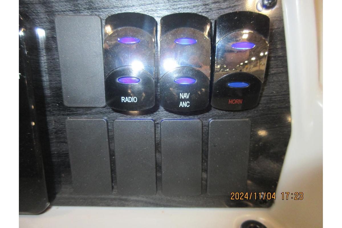 2025 Avalon Venture 85 Quad triple log with trailer