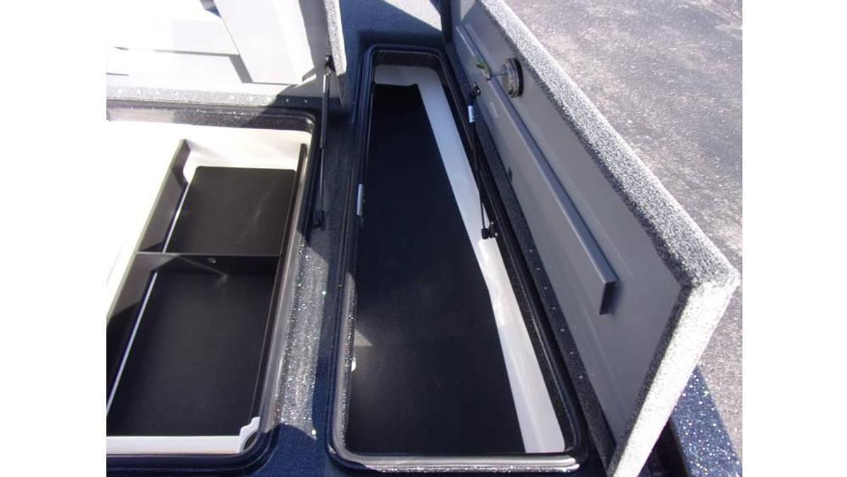 Caymas NEW 2023 CX 19 with a Mercury 225 Pro XS