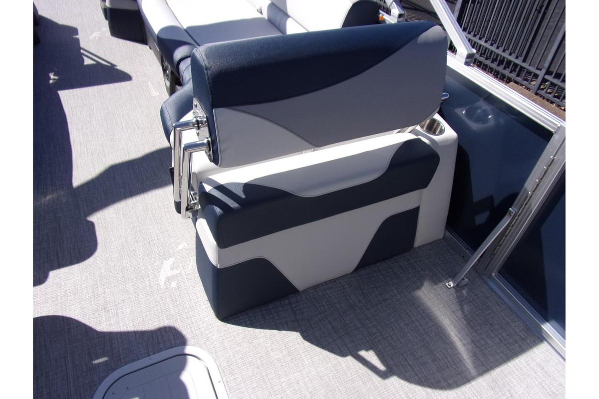 2025 Avalon 25 LSZ Quad Lounger Shift triple log with Mercury 250 Pro XS 4-stroke