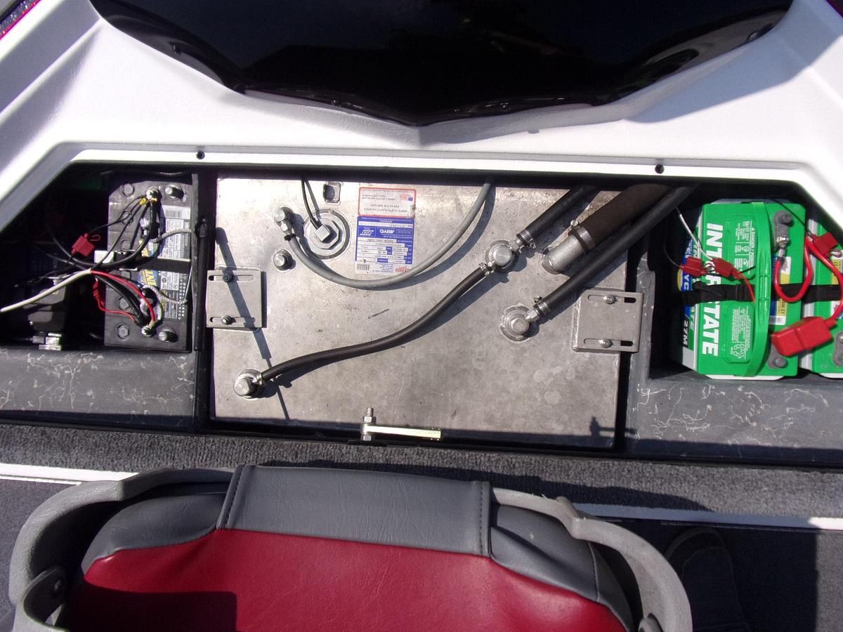Used 2017 Bullet 20 XRD - with Spot Lock, turret pole, 3 units, Livescope and more