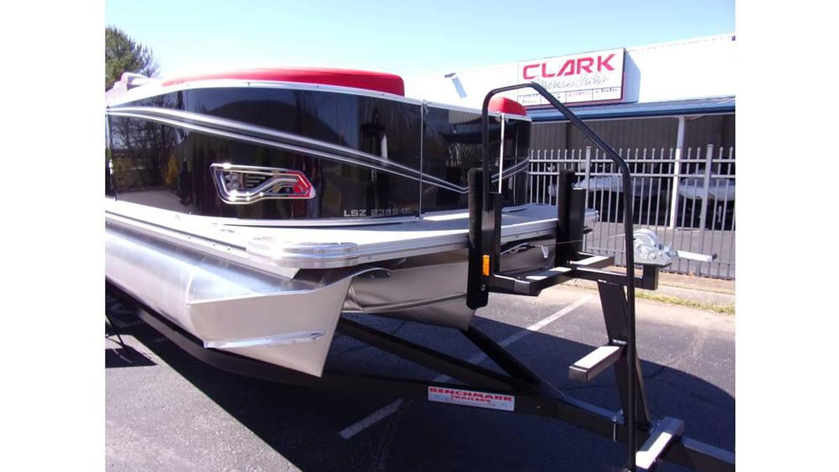 2025 Avalon 23' LSZ Quad Lounger triple log with Suzuki DF 250