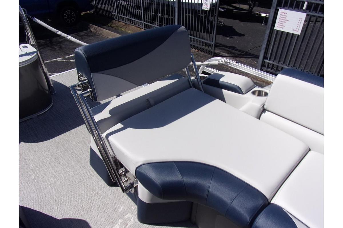 2025 Avalon 25 LSZ Quad Lounger Shift triple log with Mercury 250 Pro XS 4-stroke