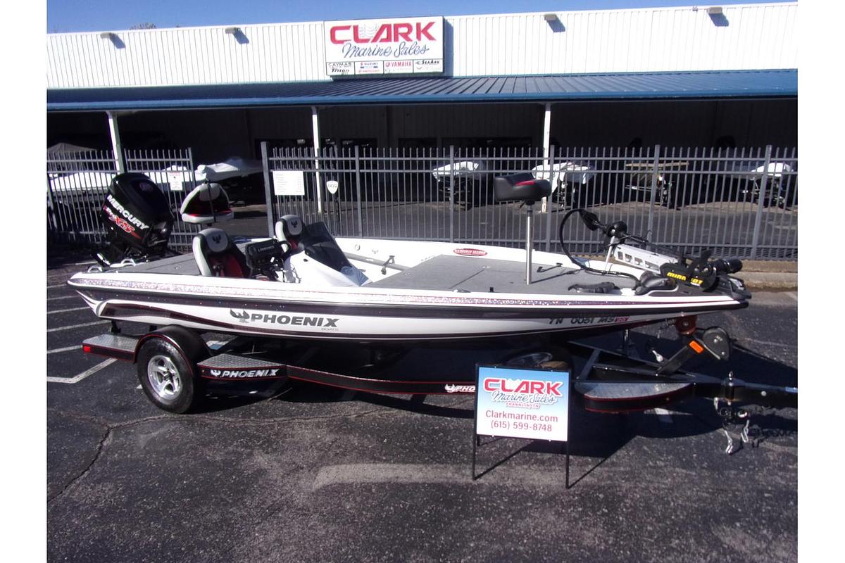 Used 2018 Phoenix Boats 618 Pro - like new with only 20 hours!