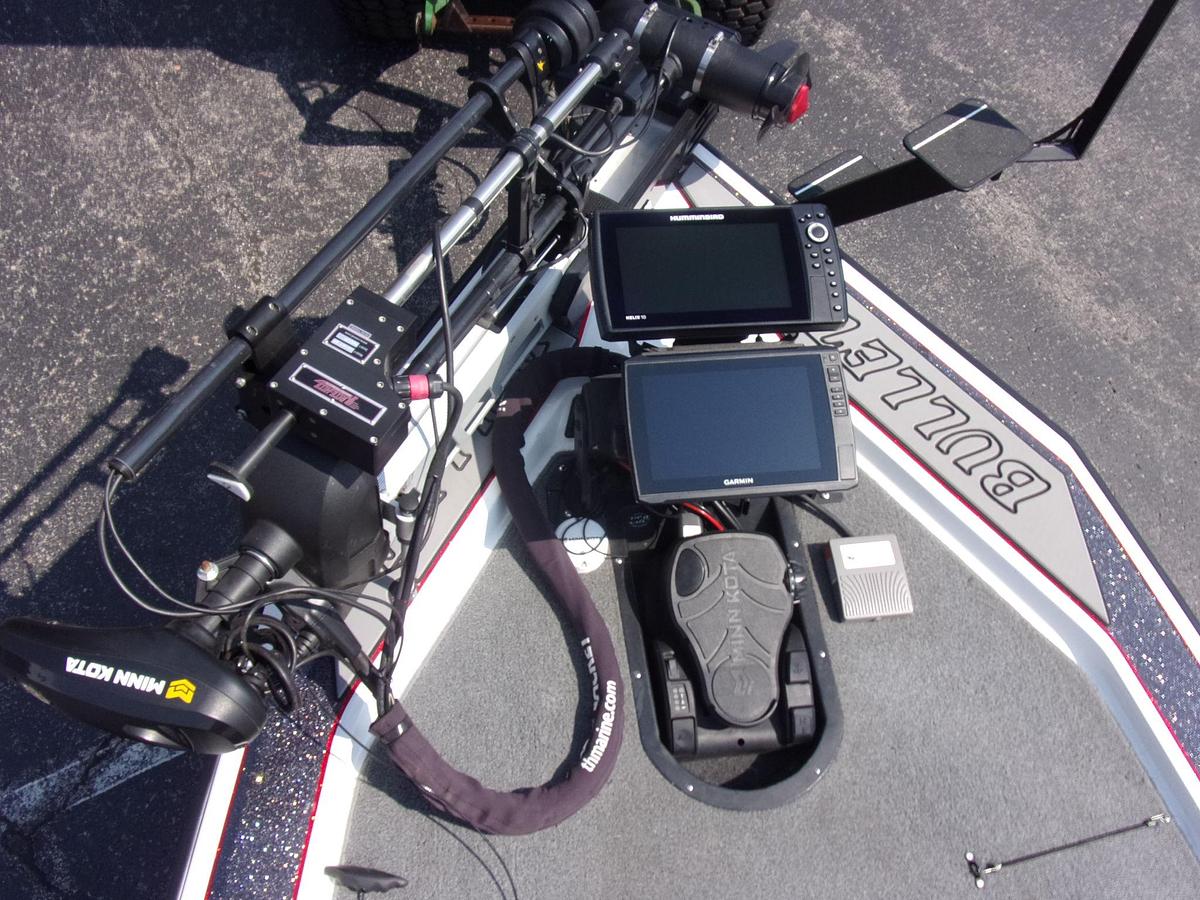 Used 2017 Bullet 20 XRD - with Spot Lock, turret pole, 3 units, Livescope and more