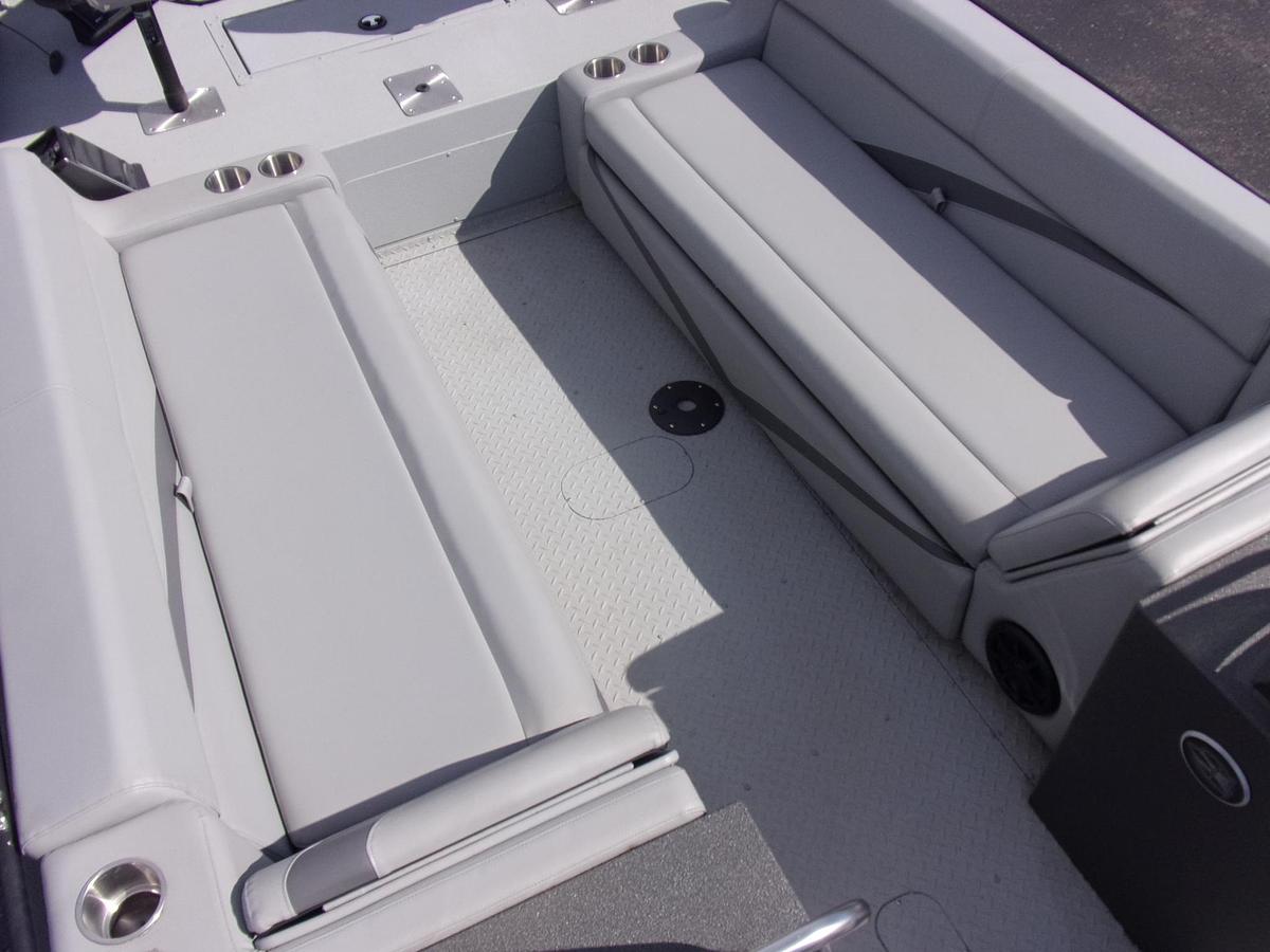 Used 2022 SeaArk Big Easy - with only 3 hours!