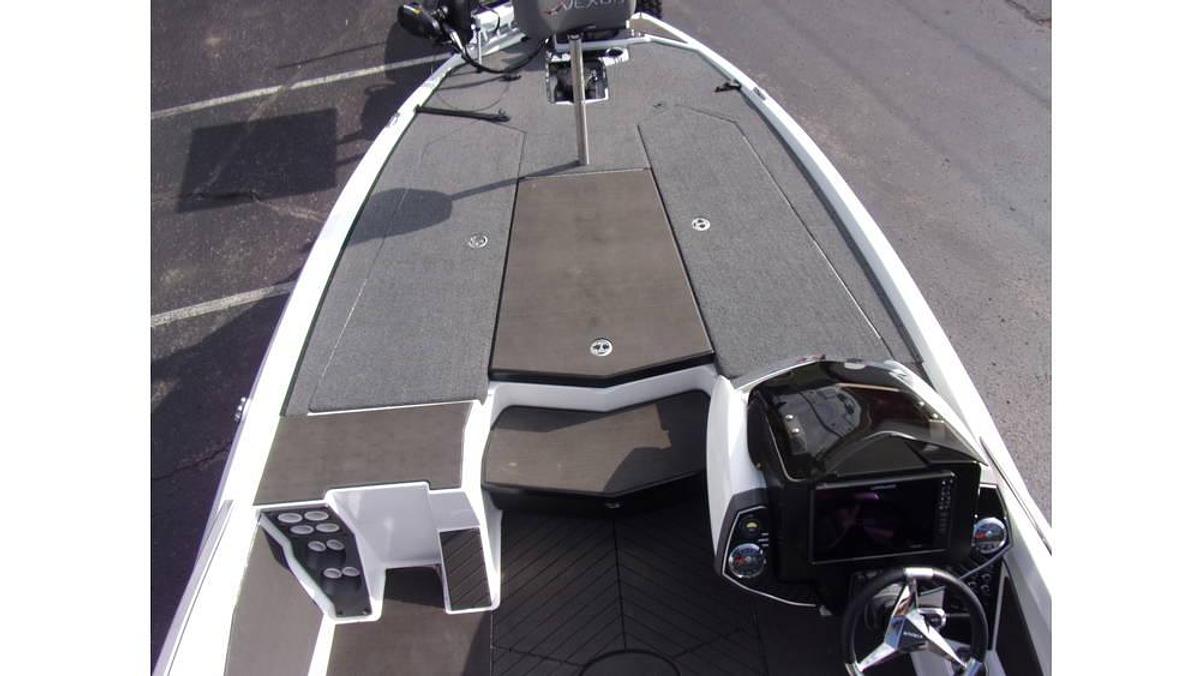 Used 2020 Vexus VX20 with only 30 HOURS!