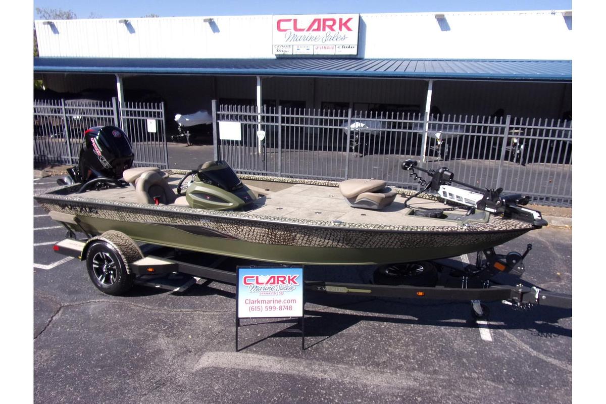 2026 Vexus AVX 1880 with Hex Vex camo